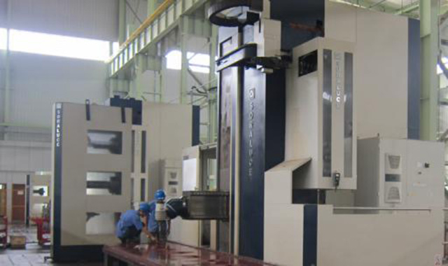 Metal processing workshop (multi-station processing center)